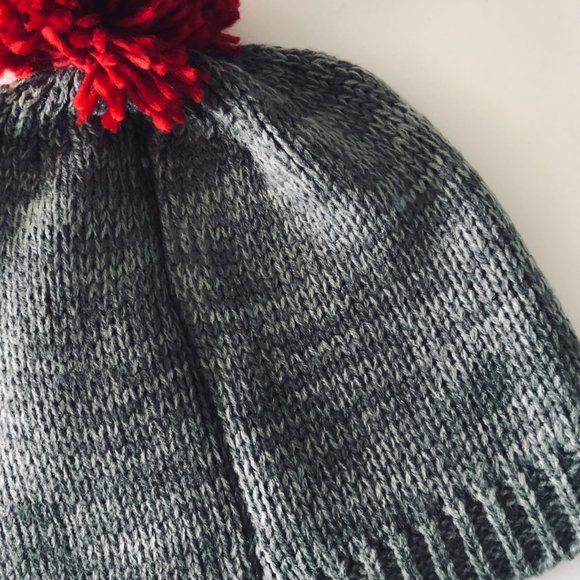 DAVID & YOUNG Child's Penguin Knit Hat with Pompom NWT - Picture 4 of 5